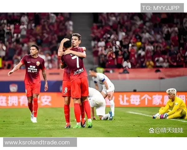 足球巨星踏雪征程展现坚韧精神与豪情壮志