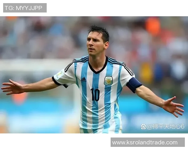 二战后诞生的传奇足球球星盘点及其辉煌职业生涯回顾