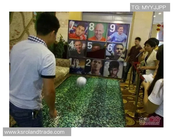 帅气足球球星九宫格展现球场英姿与个人魅力各具特色引领潮流风尚